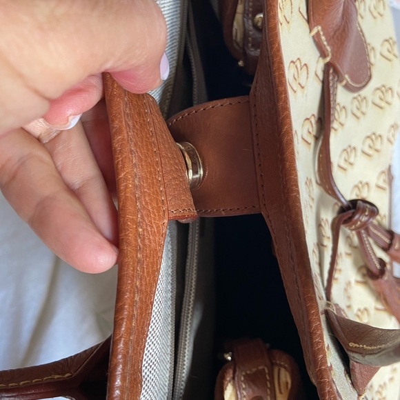 Dooney & Bourke Pocketbook Tote -Material & Leather - Picture 6 of 15